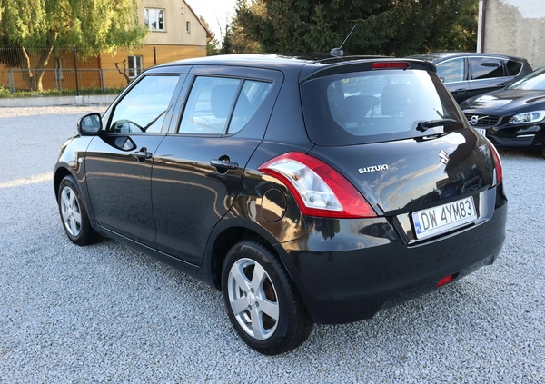 Suzuki Swift cena 35500 przebieg: 67000, rok produkcji 2015 z Piastów małe 137